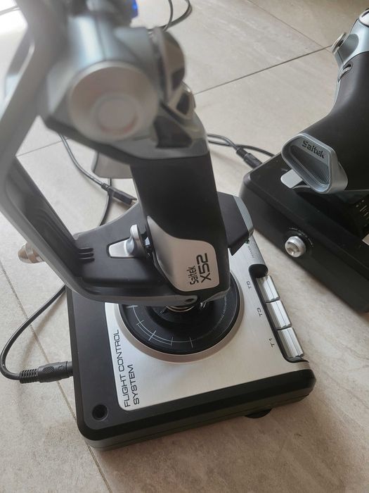 Джойстик Logitech Saitek X52 HOTAS в отлично състояние