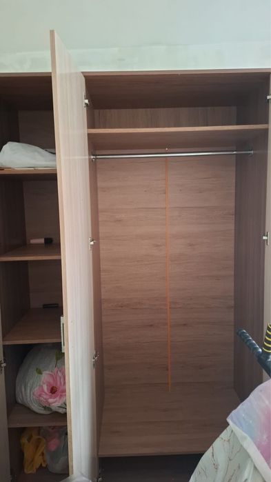 Продается шкаф две секции