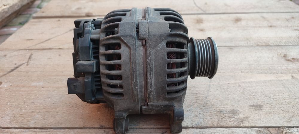 Alternator  pentru Pasat