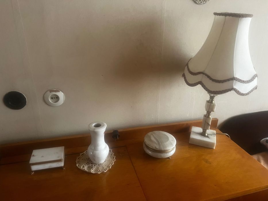 Комплект мраморна лампа, кутийки за бижута и вазс