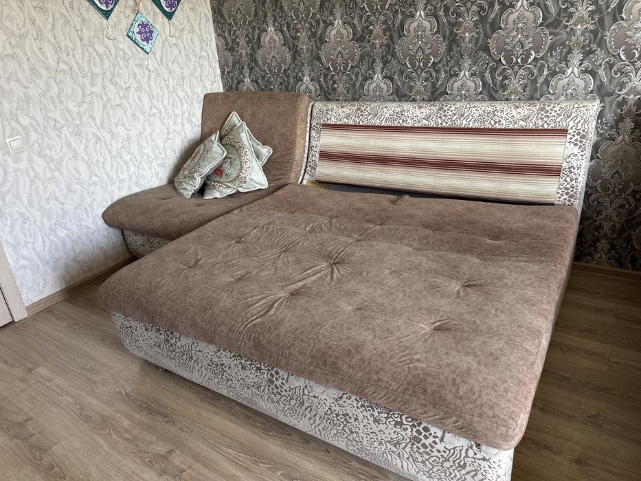 Продам диван с креслом