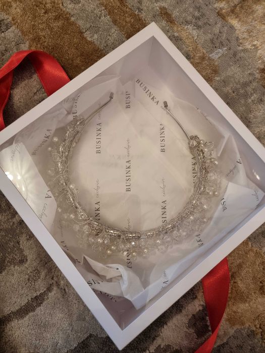 Coronita mireasa Businka - pietre Swarovski si perle nepurtata