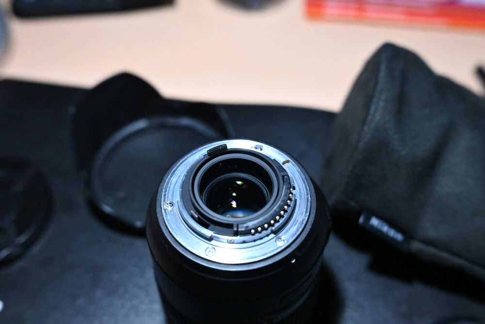 Vând pachet Nikon F 24-120mm F/4 și adaptor Nikon FTZ II