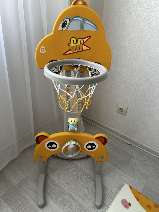 Продам детский баскетбольный щит 3 в 1