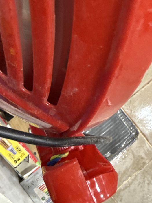 Quyosh pechka singan ishlidi ham bor arzon narxda