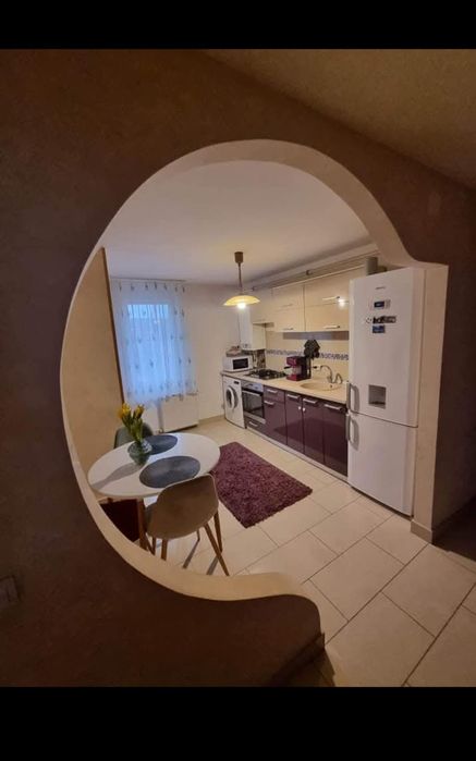 Închiriez apartament/ Regim hotelier