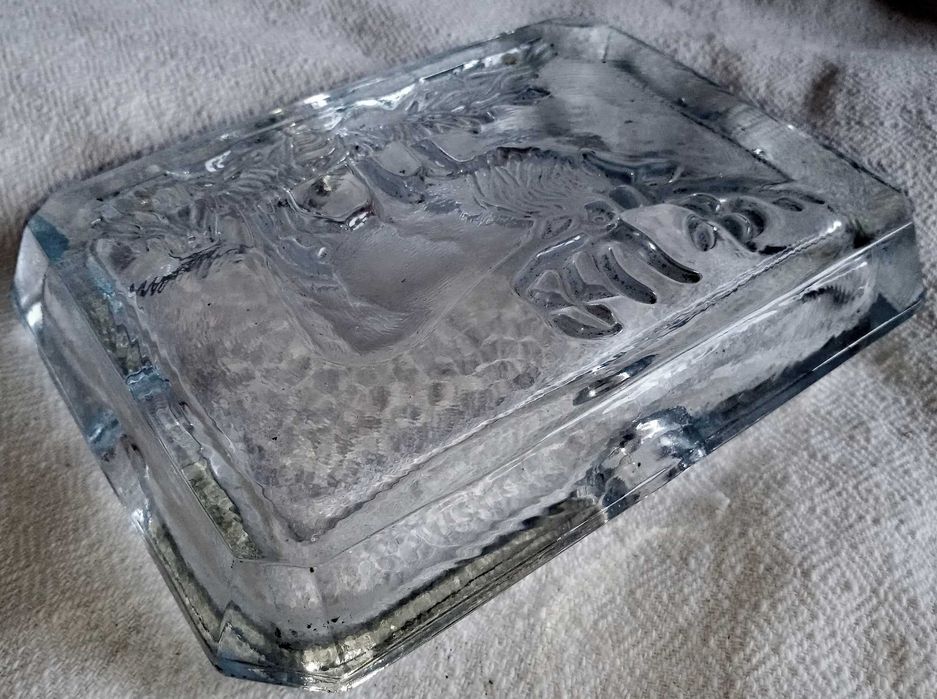 пепелник със лос. стъкло