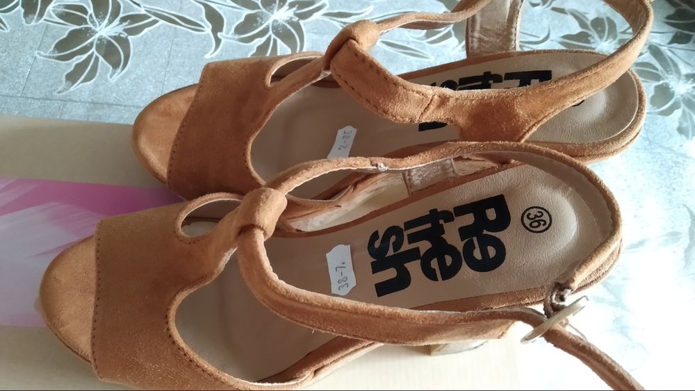 Продам босоножки , Испания, размер 36-37