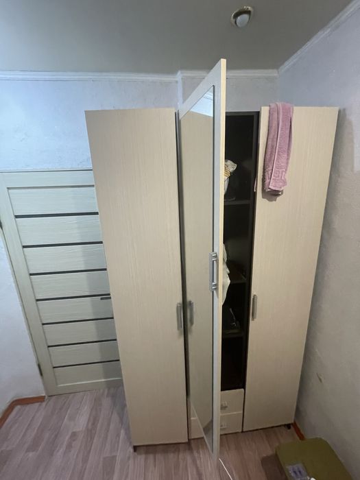 Продам шифоньер в хорошем состоянии размер 220x120