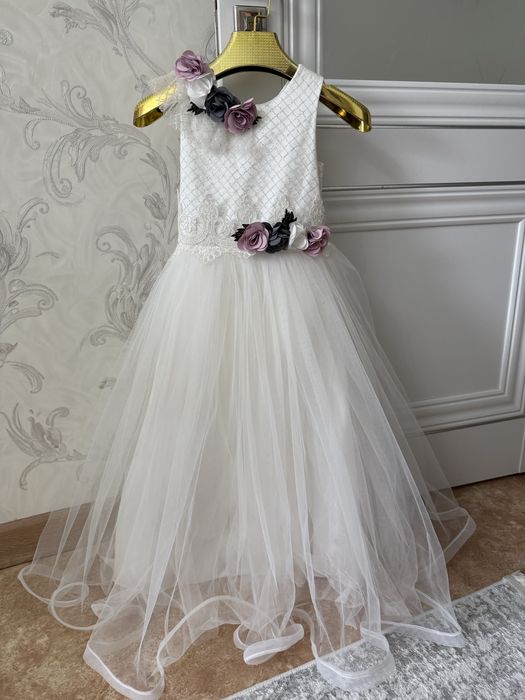 Белое Платье пышное красивое