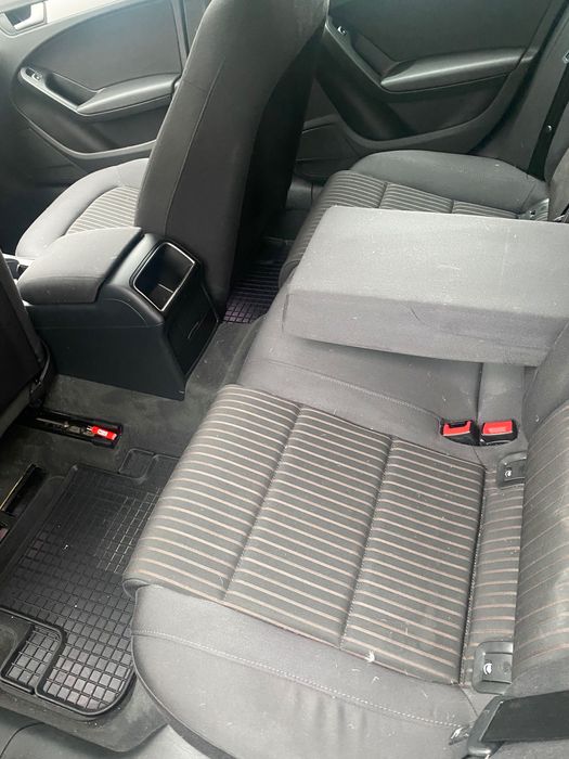 Mașina Audi A4 din 2015