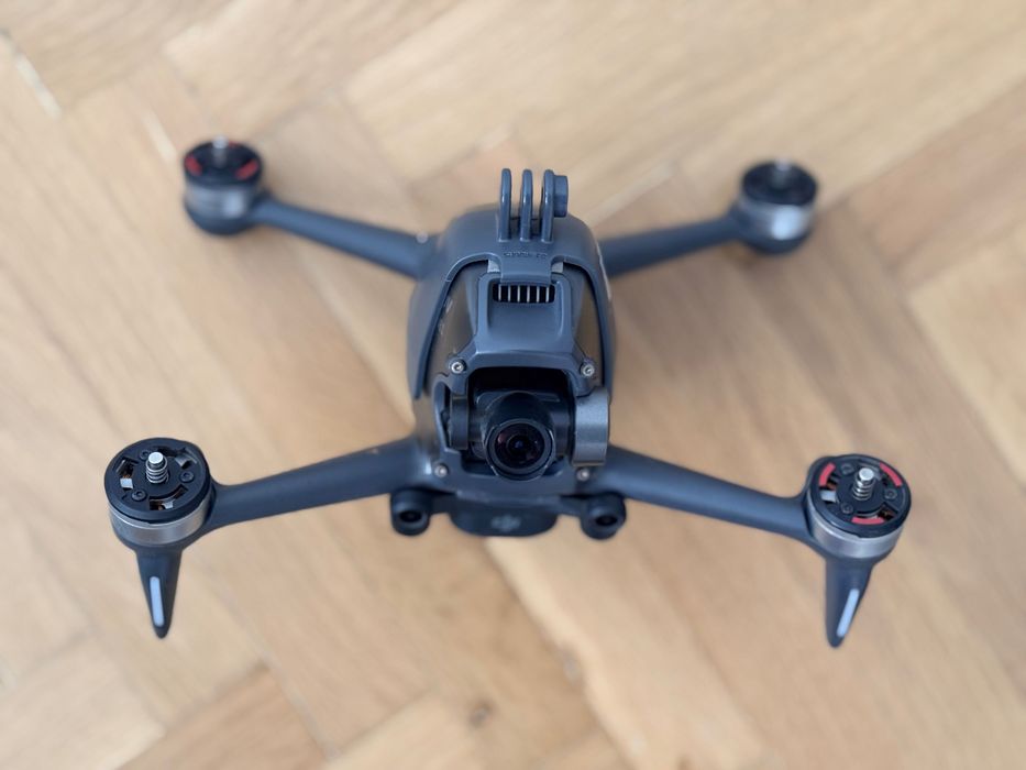 Дрон DJI FPV + 2 Батерии + ND Филтри - ПЕРФЕКТЕН!