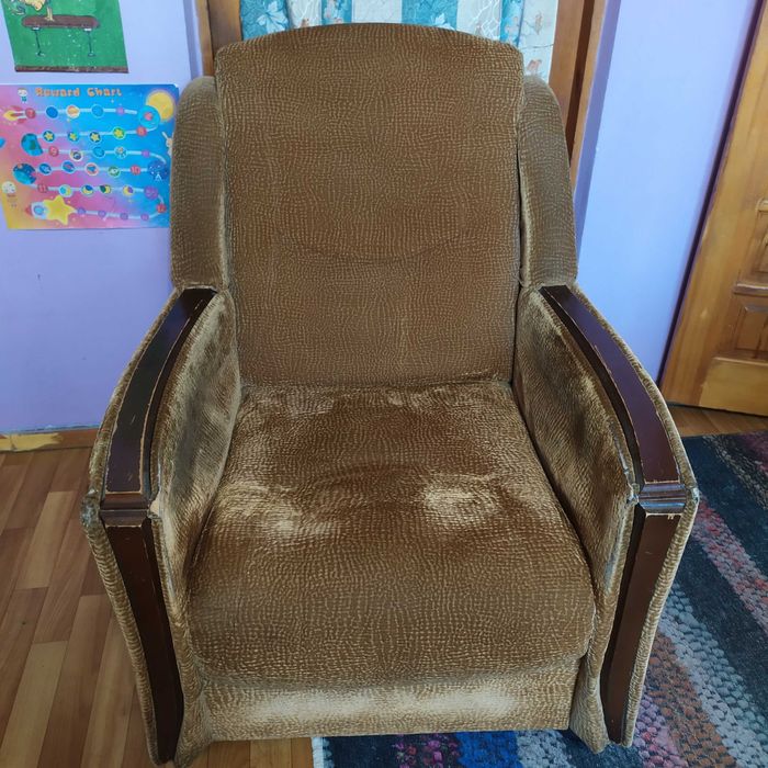 Два кресла б/у продам.