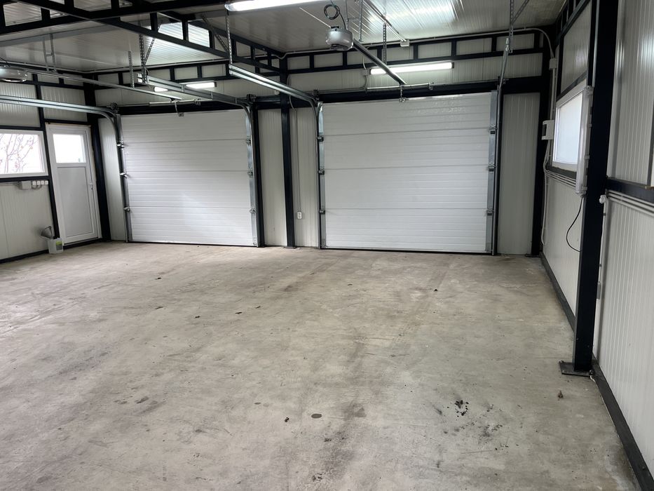 Vand spatiu comercial cu 3arii de teren