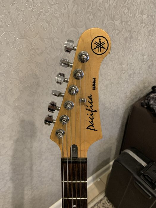 Электрогитара Yamaha Pacifica 112j