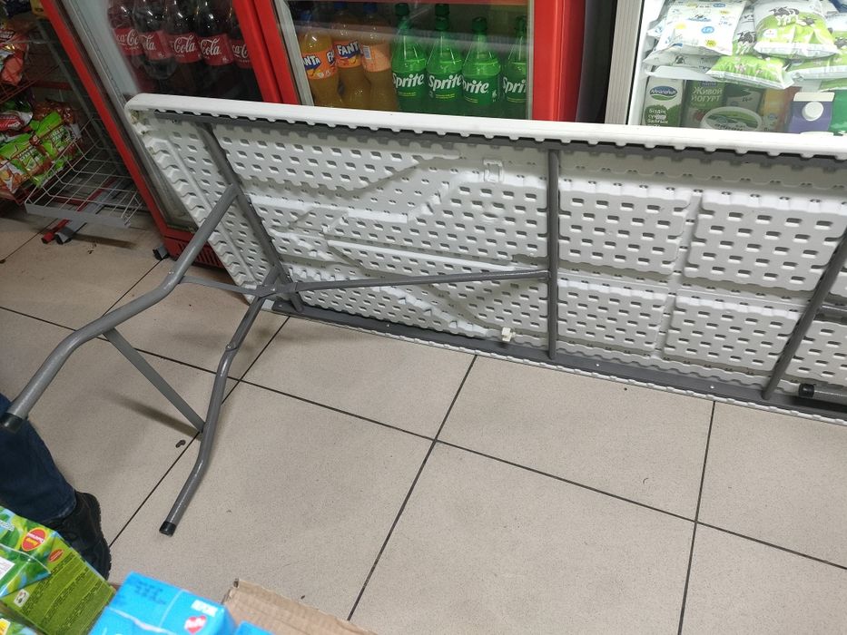 Стол длинный новый