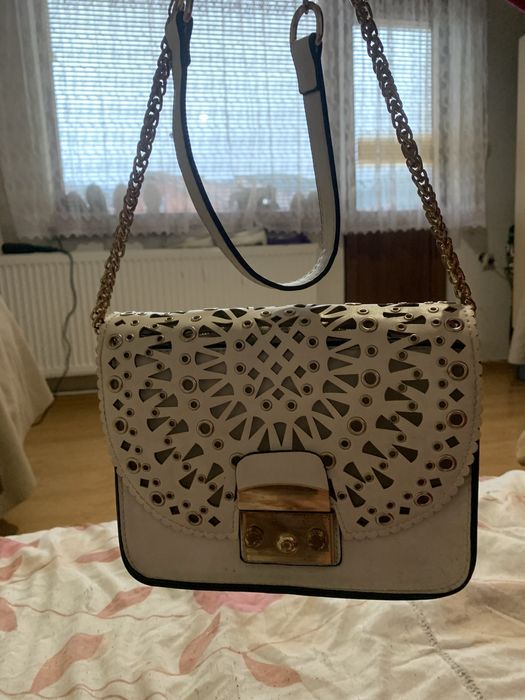 Дамска бяла чанта