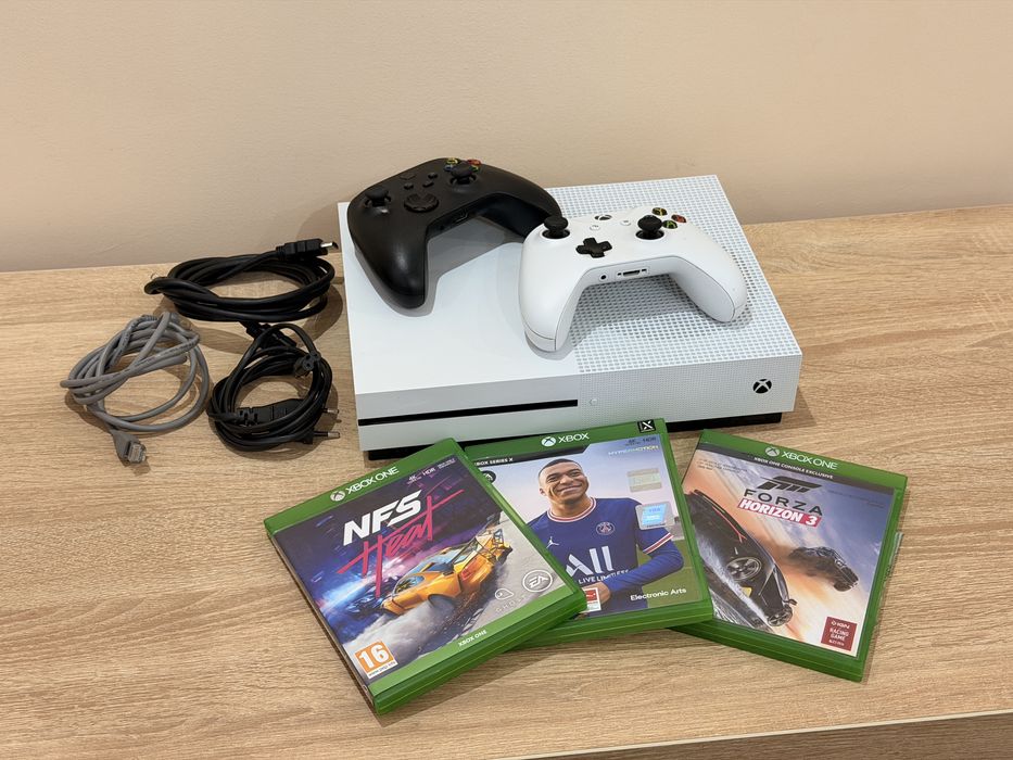 Xbox One S 1TB + 2 controller + 3 jocuri