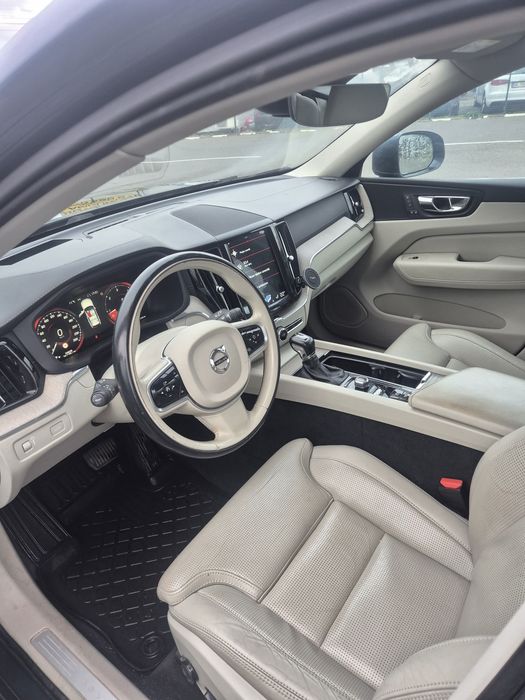 VOLVO XC60 2019 — imagine 5