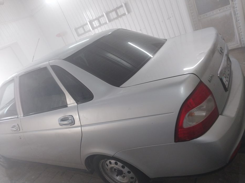 Машина  приора 15 года