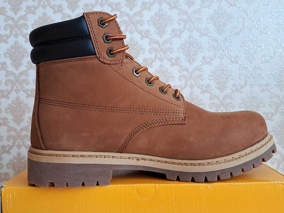 Продам ботинки Jacata 45 р. коричневые