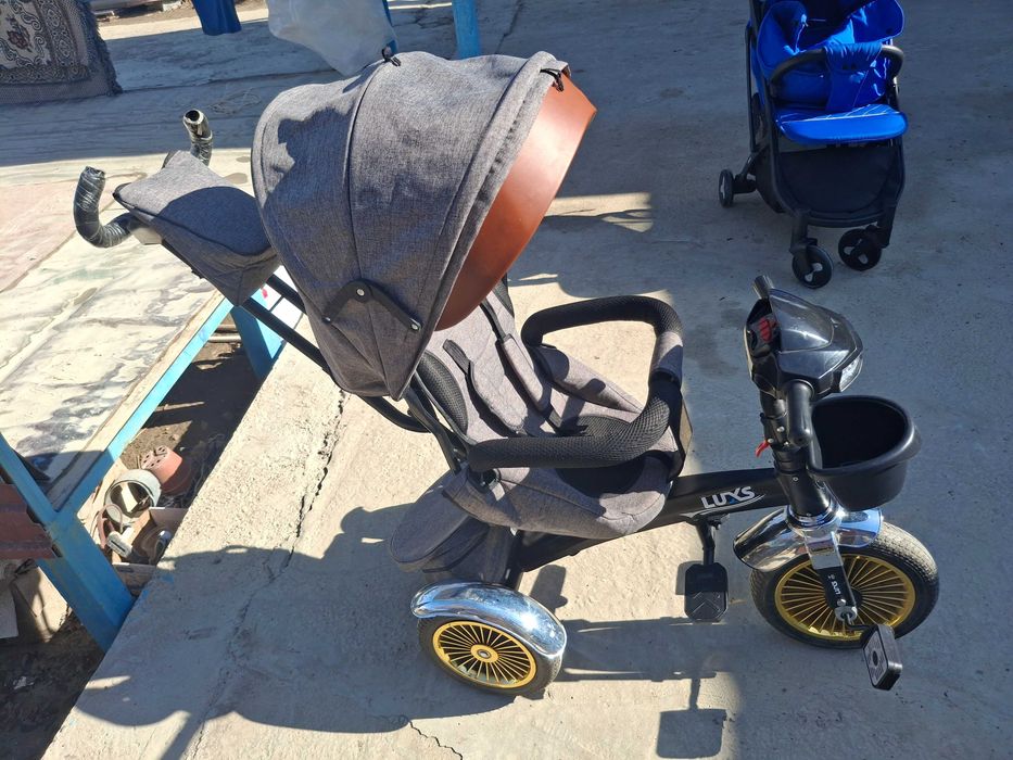 Детский трехколесный велосипед