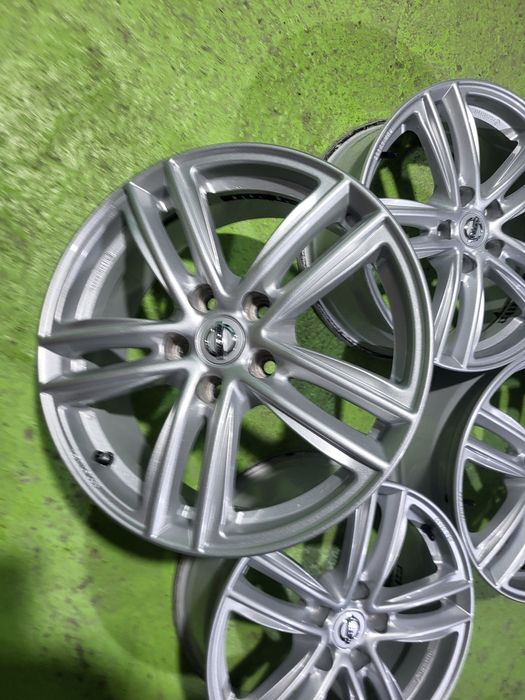 17 5x114.3 Nissan лети джанти 5х114.3