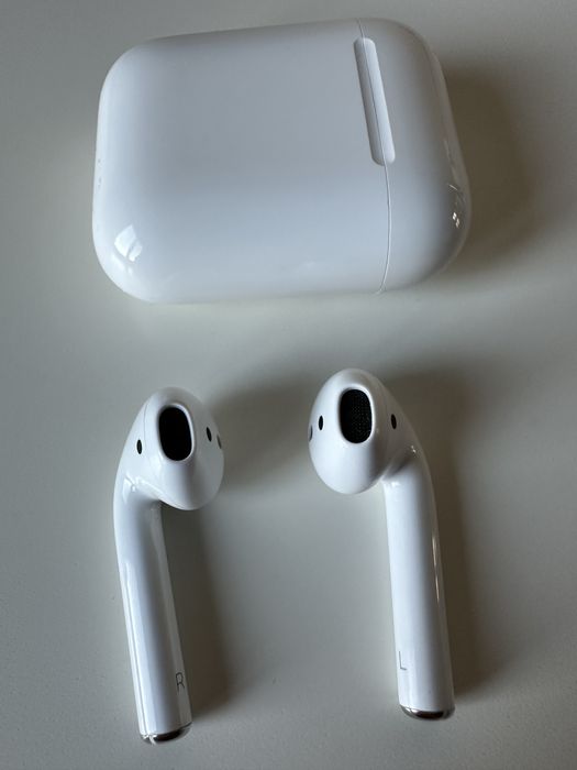 Apple airpods 2