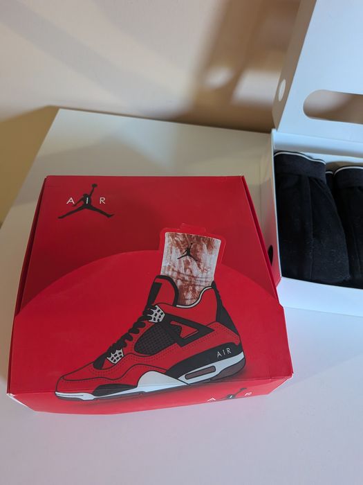 Зара комплект слип,чорапи jordan ,бикини комплект