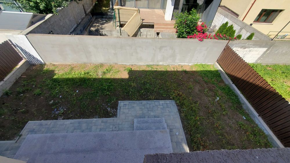 Case Dobroesti cu panouri fotovoltaice