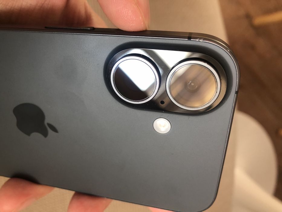 Vand iPhone 17 Black - 256 GB - 100% Bat - Cutie