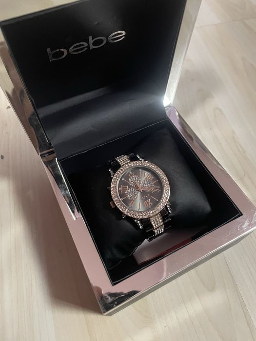 Часовник bebe и гривни