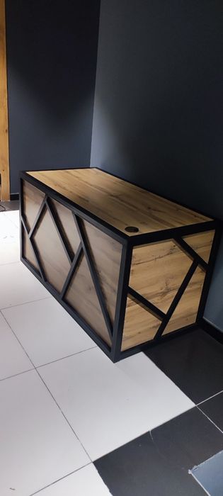 Стол в стиле лофт