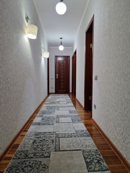 Сдается в долгосрочную аренду 4-х (5) комнатная квартира на ц-1, 3этаж