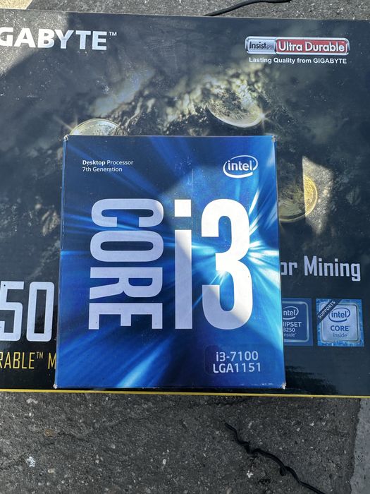 Placa de baza B250-Fintech Noua + procesor i3-7100