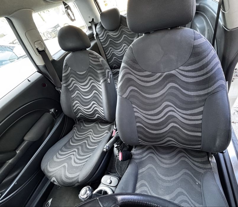 Urgent! Vand Mini One R50 / 1.6 benzina / 90 CP / an 2002/ pret negociabil