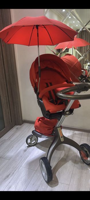Продам премиальную коляску Stokke Xplory