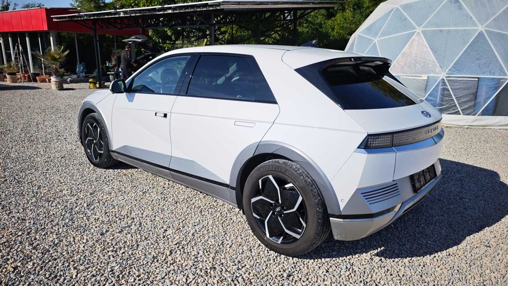 Hyundai IONIQ 5 electric drive 306ks 225 kW 62kwh Uniq 4WD