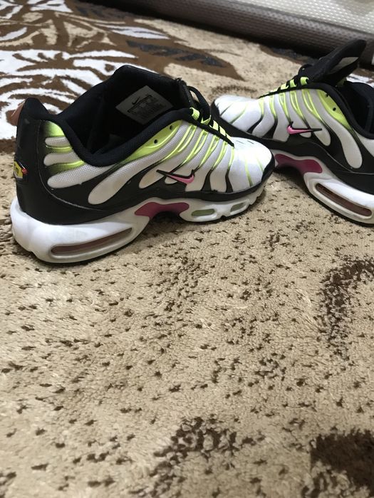 Vand adidasi Nike TN