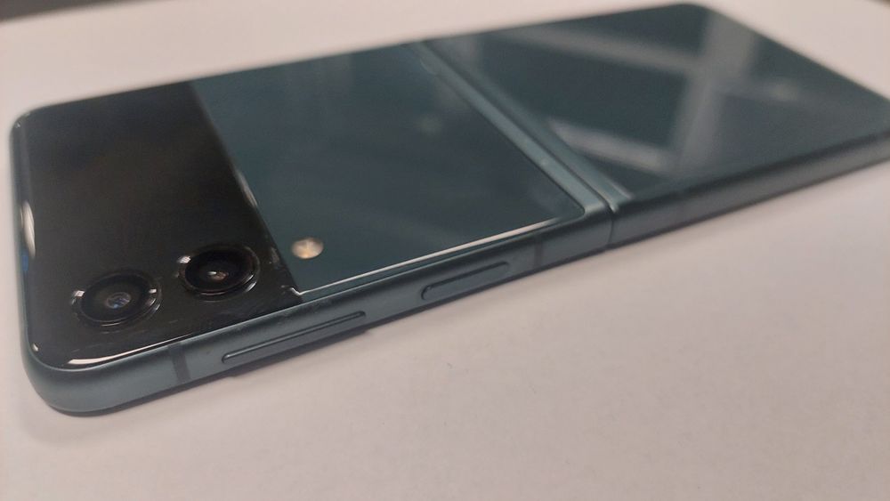 Samsung Z Flip 3  5G 128GB Без Кутия и Гаранция