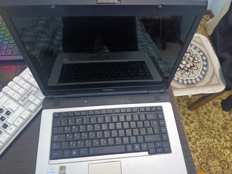 Продаю ноутбук на запчасти