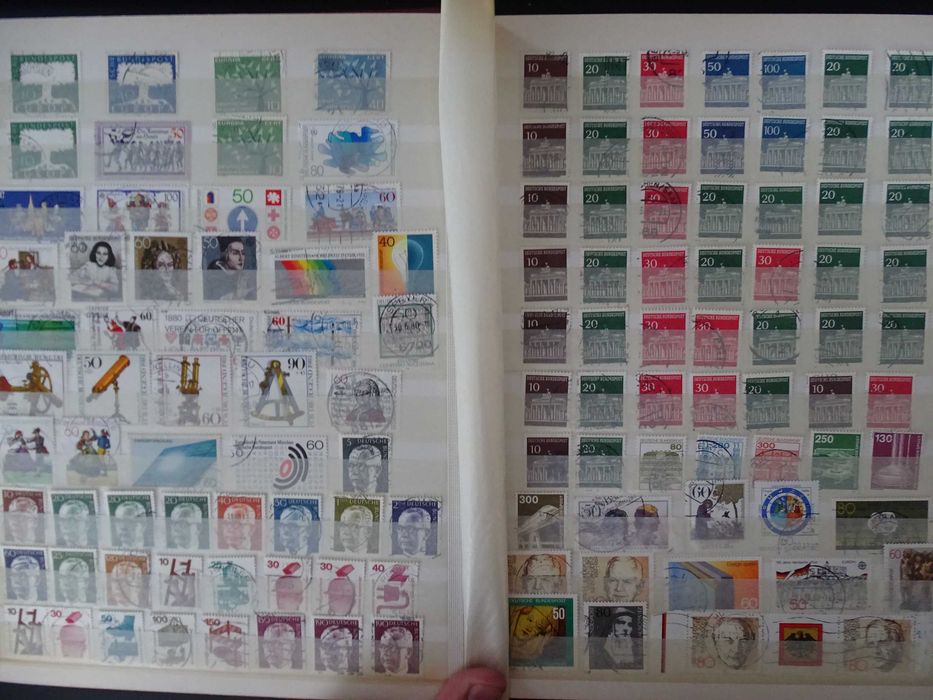 Germania Bund - Clasor cu timbre stampilate 1970-1990 (Lot 330)