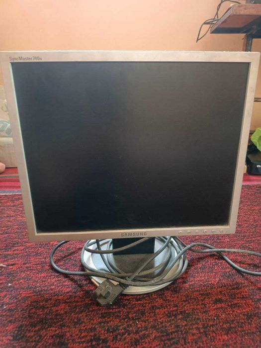 Monitor sotiladi. Samsung