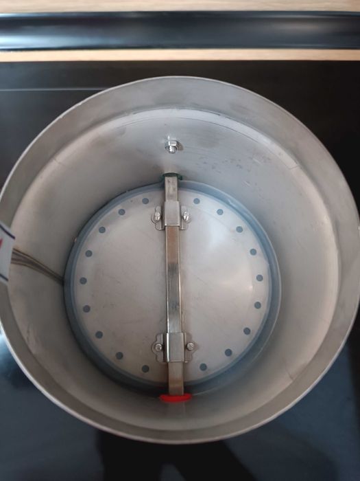 Автоматичен клапан за абсорбатор предотвратява миризмите от съседи !