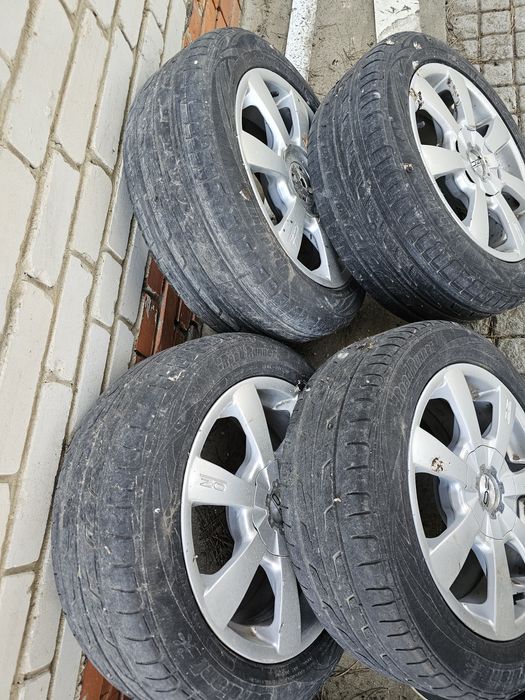 Диски с резиной.