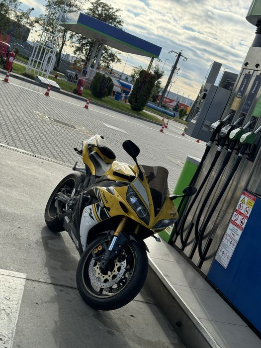 Yamaha - R1 - RN12