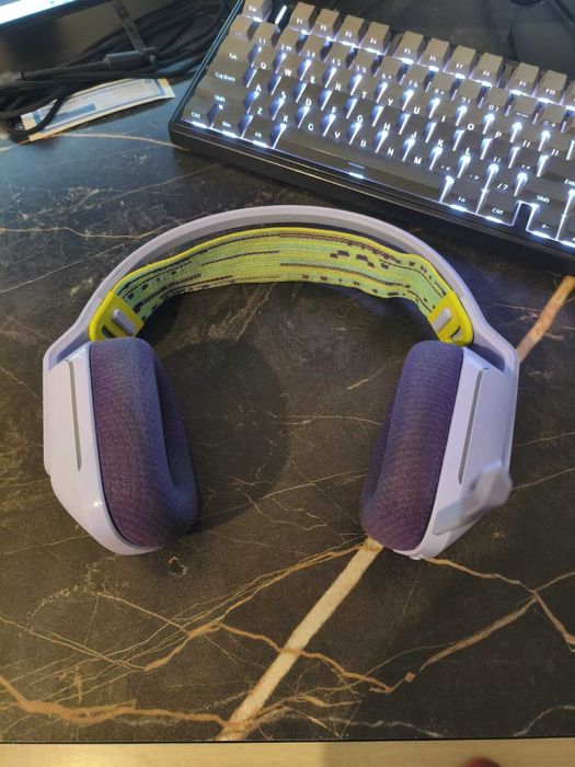 Продам игровые наушники Logitech g733