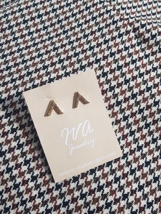 Продам серьги, в подарок красивая упаковка