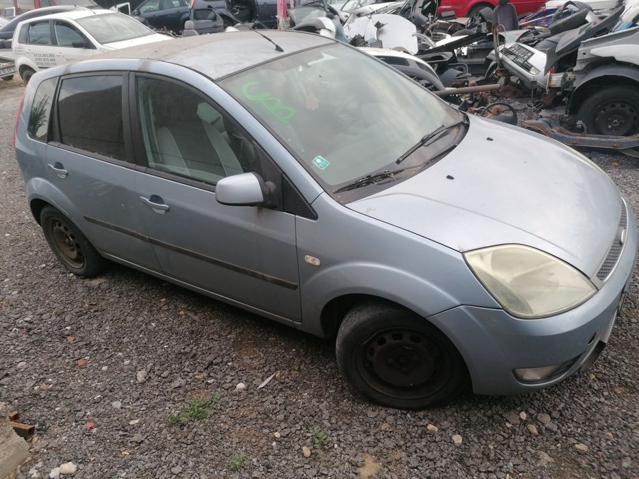 Bara capota aripa far trager usa Ford Fiesta