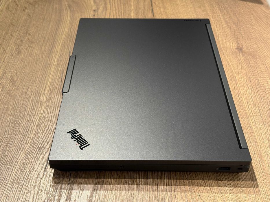 Laptop Lenovo ThinkPad P16 Gen 3 Workstation WQUXGA Ultra 7 255HX 32GB Ram Nvidia RTX Pro 1000 8GB 1TB SSD
